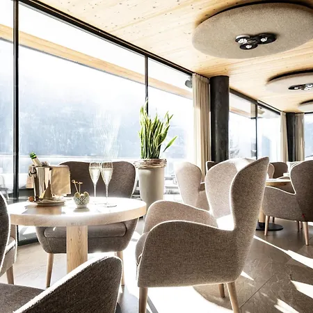 Szálloda Ciampedie Luxury Alpine 5*